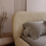 Duże łóżko sypialniane obłe kształty tkanina boucle 200x200 Eve