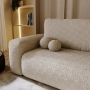 Kleines Polstersofa fürs Wohnzimmer mit runden Armlehnen Ornello